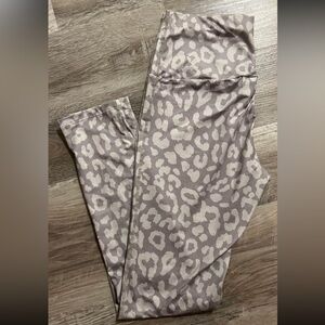 Shein leopard print athletic leggings size large NWOT